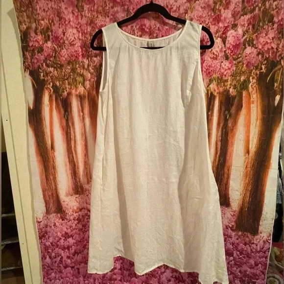 Iyu linen A line basic white dress with pockets.  Unlined.  Great for layering. - Picture 2 of 6